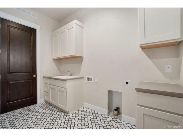 24113 E 36th Pl, Aurora, CO 80019