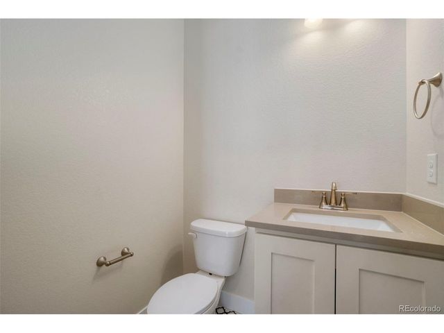 24113 E 36th Pl, Aurora, CO 80019