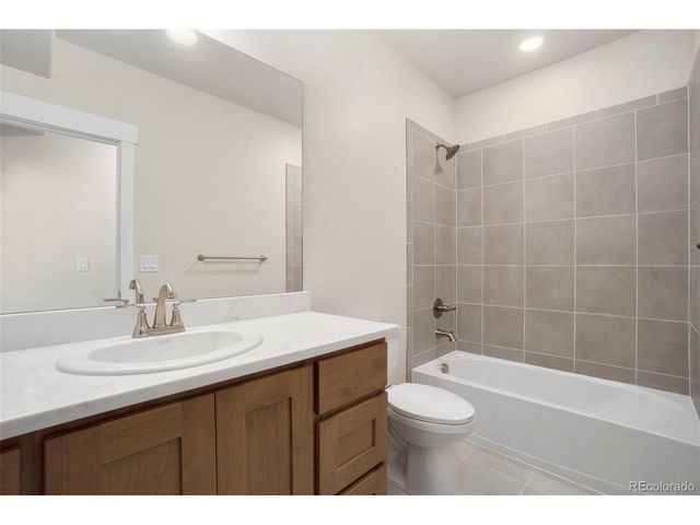 24113 E 36th Pl, Aurora, CO 80019