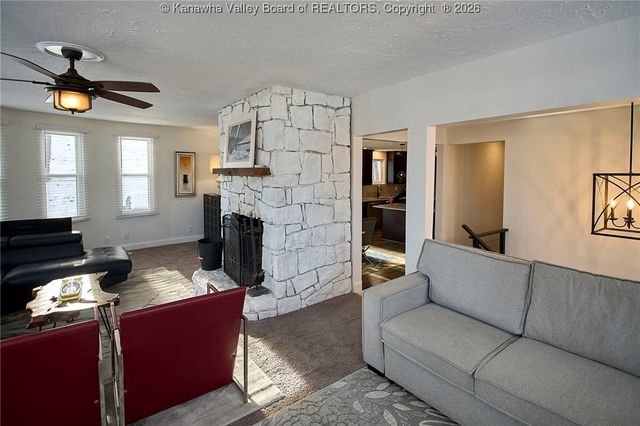 123 Woodbridge Drive, Charleston, WV 25311