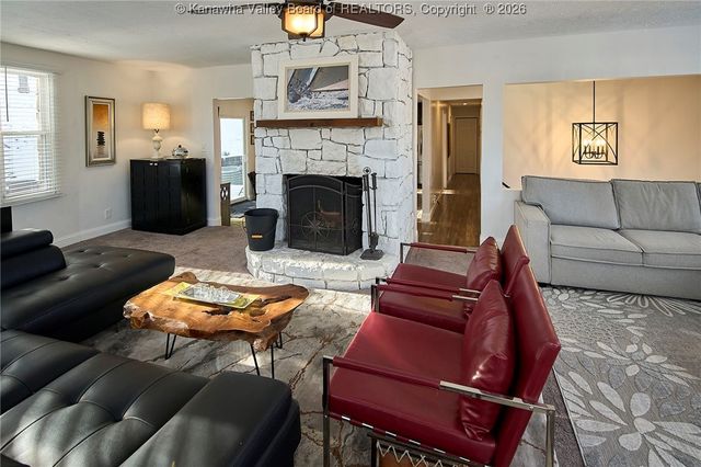 123 Woodbridge Drive, Charleston, WV 25311