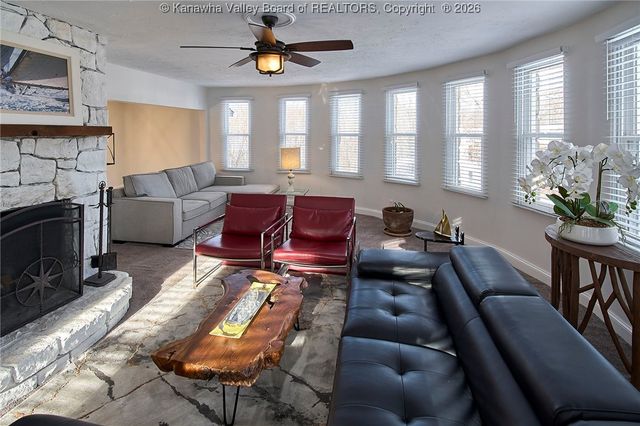 123 Woodbridge Drive, Charleston, WV 25311