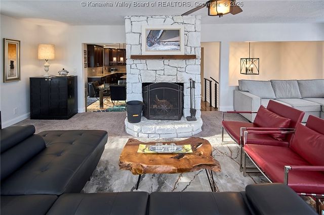 123 Woodbridge Drive, Charleston, WV 25311