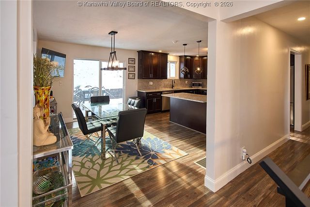 123 Woodbridge Drive, Charleston, WV 25311