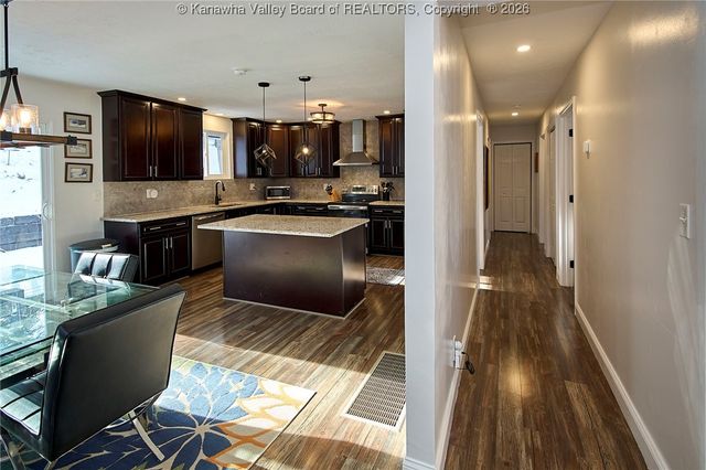 123 Woodbridge Drive, Charleston, WV 25311