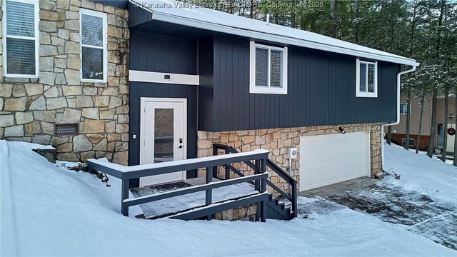 123 Woodbridge Drive, Charleston, WV 25311