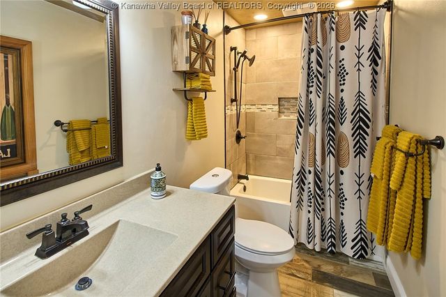 123 Woodbridge Drive, Charleston, WV 25311