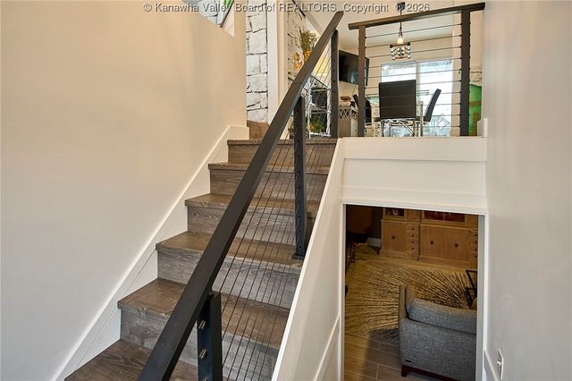 123 Woodbridge Drive, Charleston, WV 25311