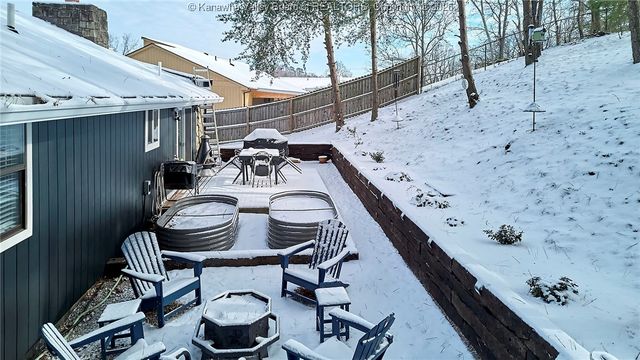 123 Woodbridge Drive, Charleston, WV 25311