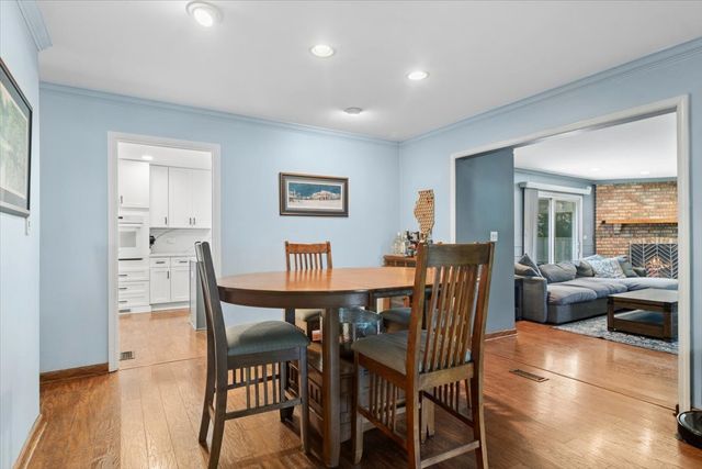 3 Whitehall Court, Buffalo Grove, IL 60089