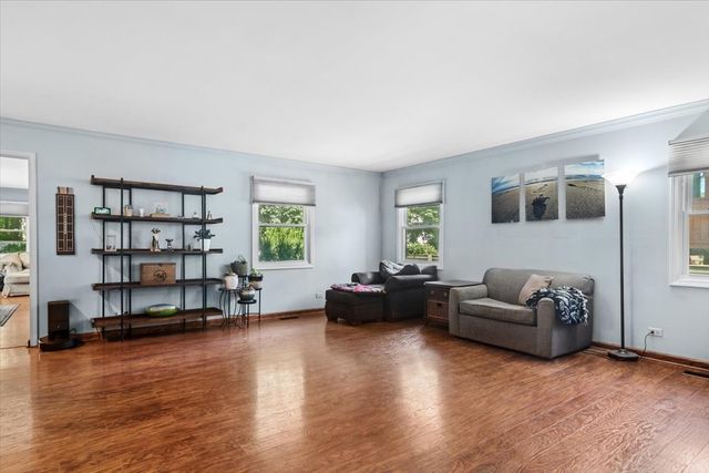3 Whitehall Court, Buffalo Grove, IL 60089
