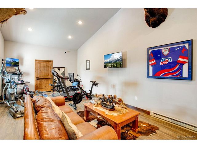 7755 Valleyview Cir, Windsor, CO 80550