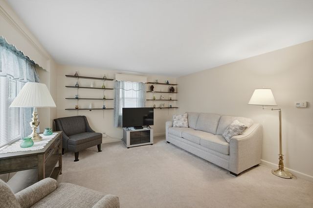 246 El Paso St, Springfield, MA 01104