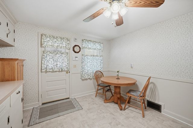 246 El Paso St, Springfield, MA 01104