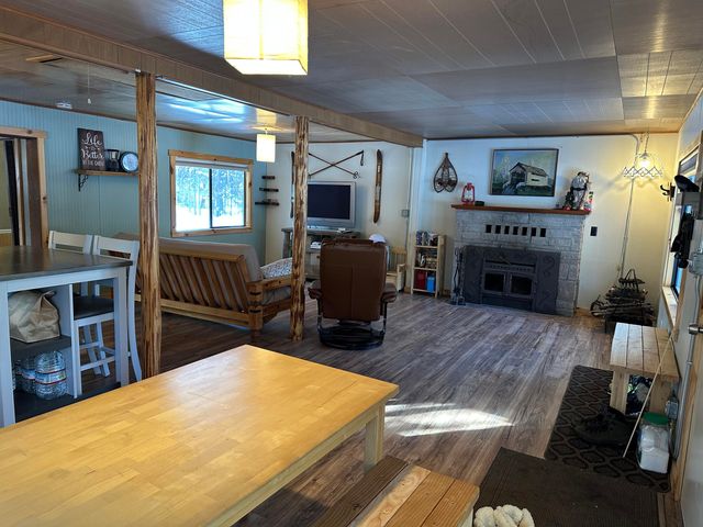 15709 Davis Avenue, La Pine, OR 97739