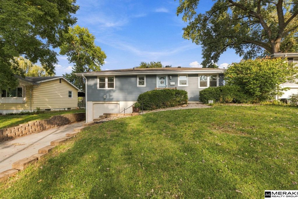 2317 S 123 Street, Omaha, NE 68144