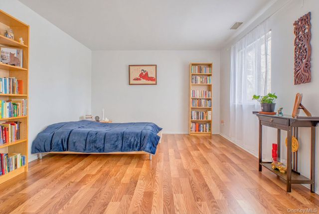 255 Village Court, Kingston, NY 12401