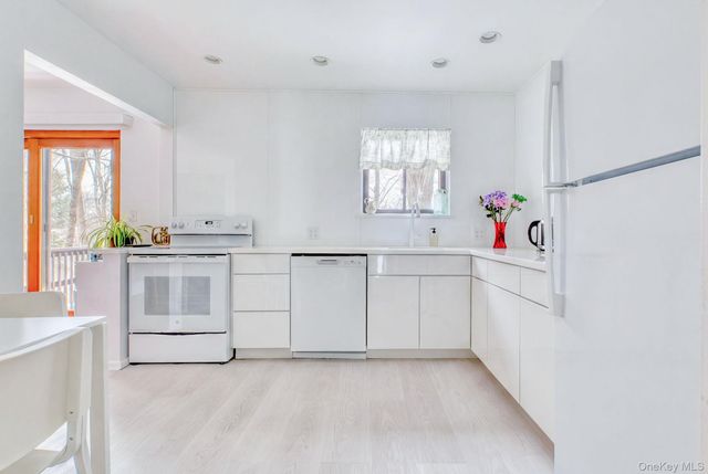 255 Village Court, Kingston, NY 12401