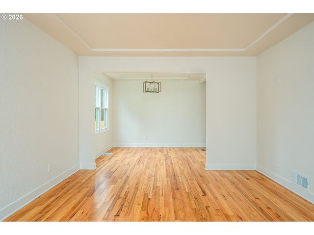 5721 N WILLIS Blvd, Portland, OR 97203