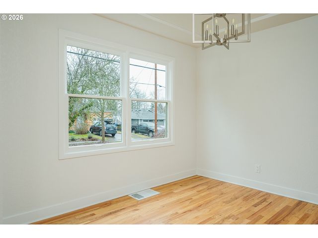 5721 N WILLIS Blvd, Portland, OR 97203