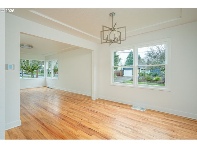 5721 N WILLIS Blvd, Portland, OR 97203