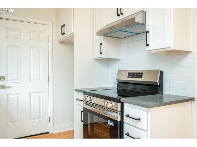 5721 N WILLIS Blvd, Portland, OR 97203