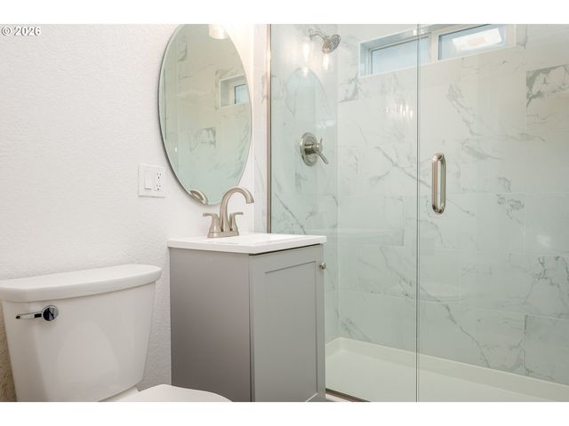 5721 N WILLIS Blvd, Portland, OR 97203