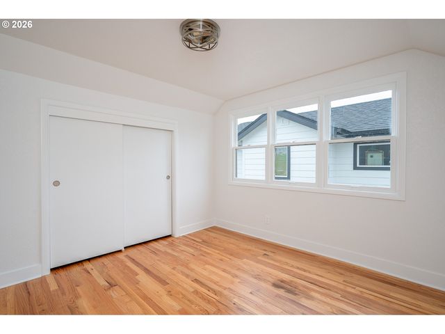 5721 N WILLIS Blvd, Portland, OR 97203