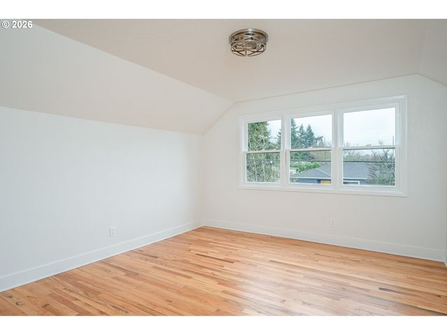 5721 N WILLIS Blvd, Portland, OR 97203