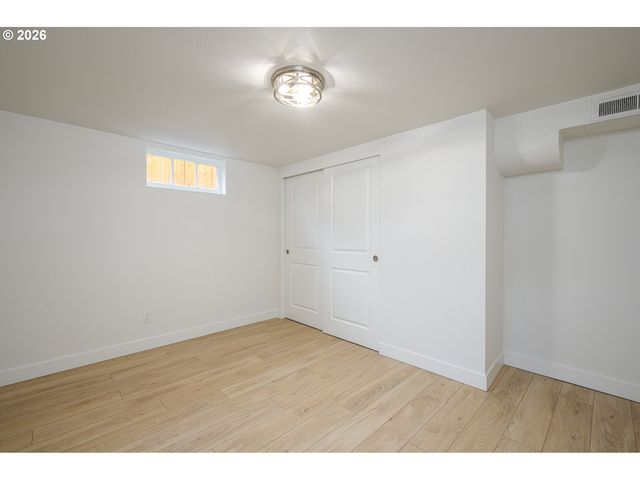 5721 N WILLIS Blvd, Portland, OR 97203