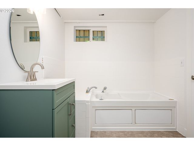 5721 N WILLIS Blvd, Portland, OR 97203