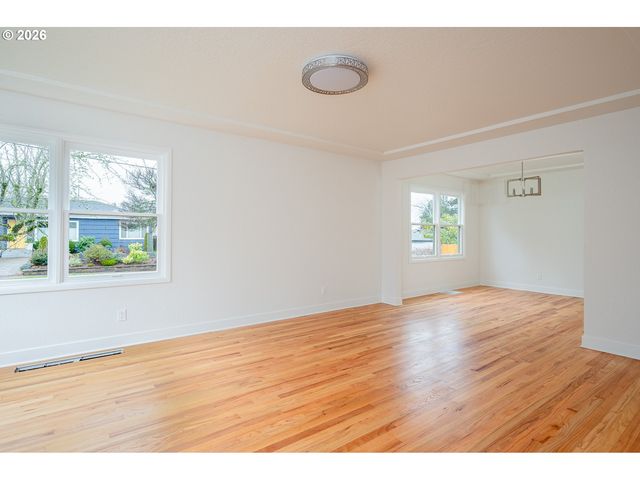 5721 N WILLIS Blvd, Portland, OR 97203