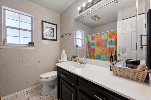 512 Shady Oaks Trail, Burleson, TX 76028