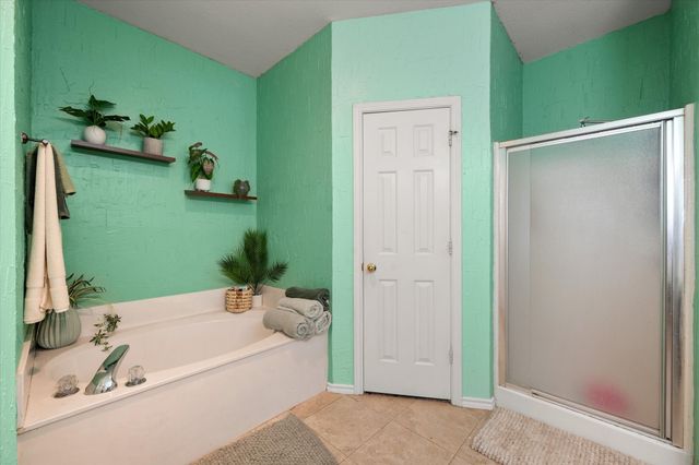 512 Shady Oaks Trail, Burleson, TX 76028