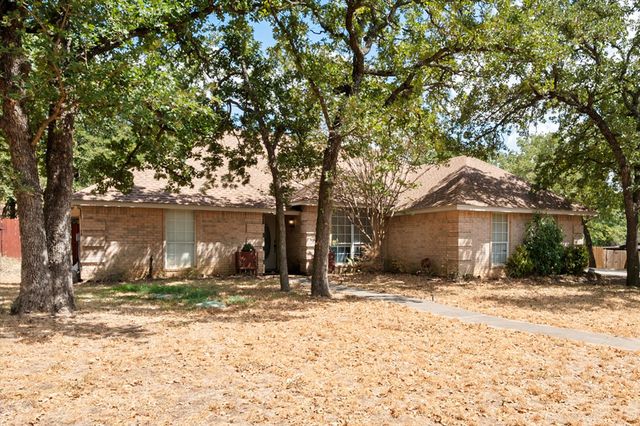 512 Shady Oaks Trail, Burleson, TX 76028
