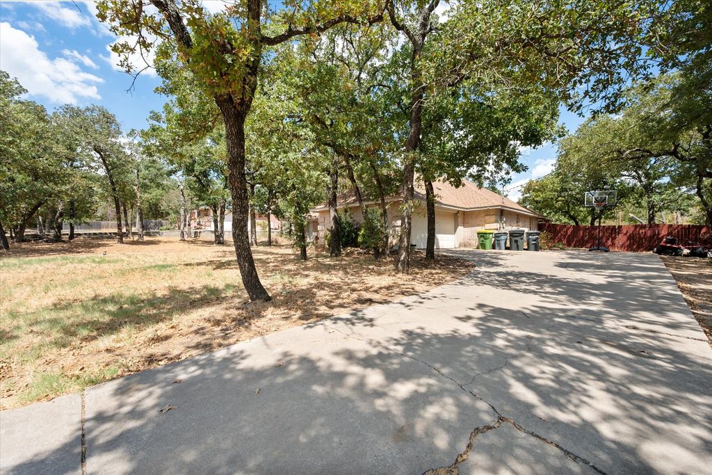 512 Shady Oaks Trail, Burleson, TX 76028 — photo 4