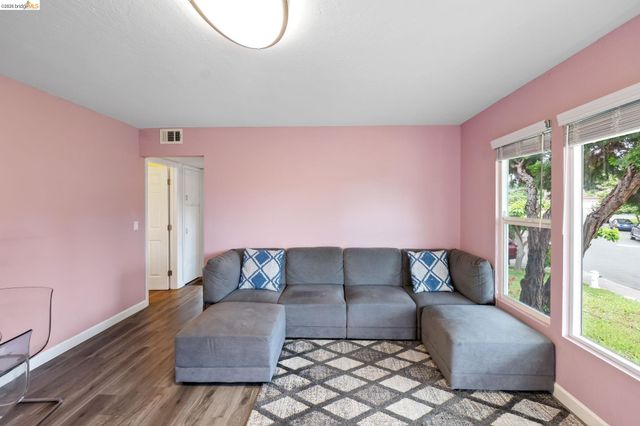 1024 Atherton St, Vallejo, CA 94590