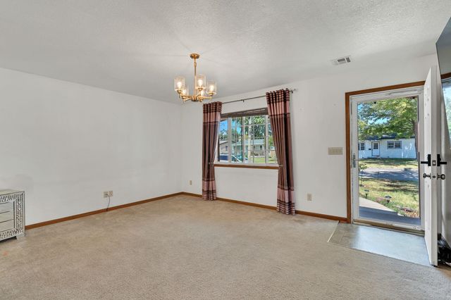 2315 W Grant, Wichita, KS 67213