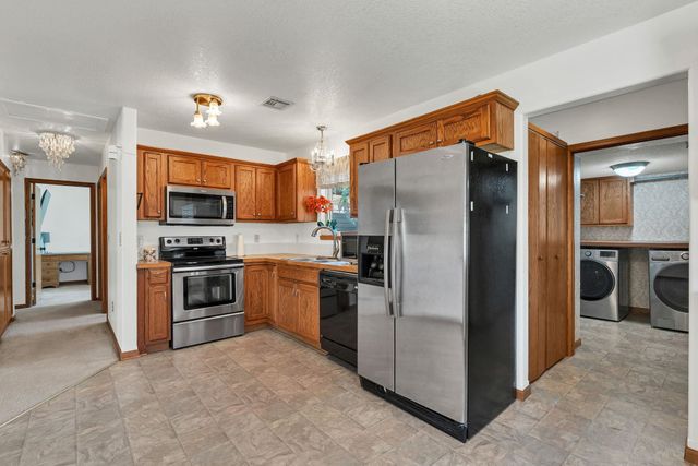 2315 W Grant, Wichita, KS 67213