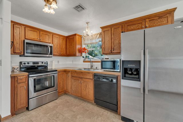 2315 W Grant, Wichita, KS 67213