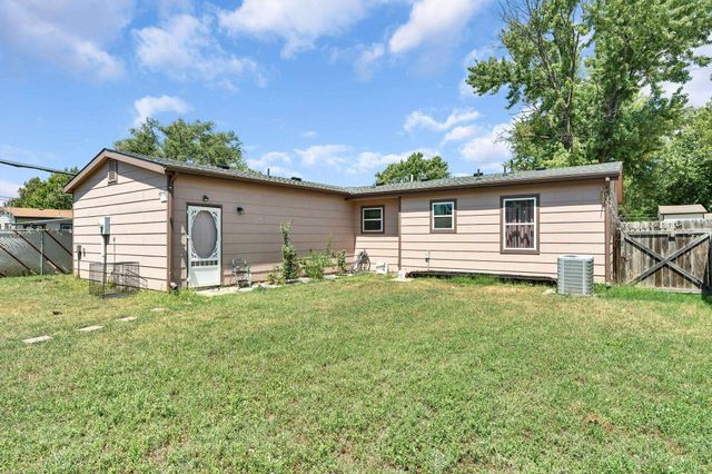 2315 W Grant, Wichita, KS 67213