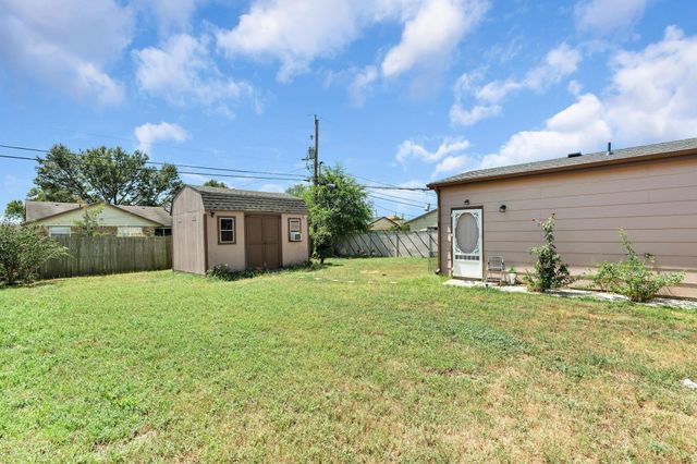 2315 W Grant, Wichita, KS 67213