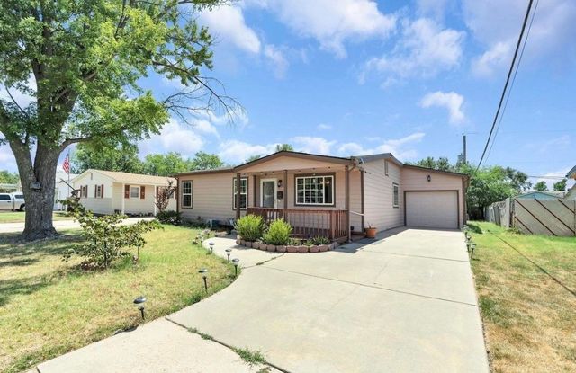 2315 W Grant, Wichita, KS 67213