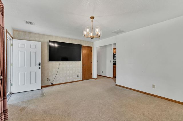 2315 W Grant, Wichita, KS 67213