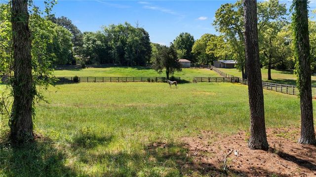 1132 Euharlee Road, Kingston, GA 30145