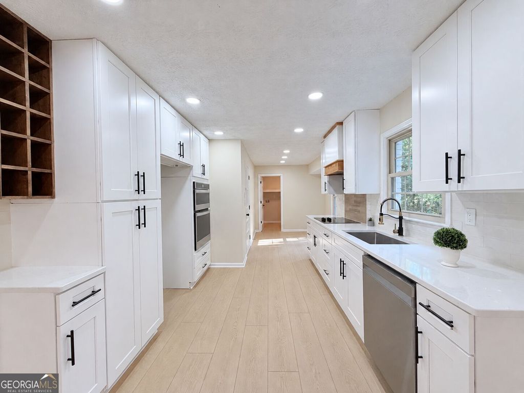 1282 La Mesa Drive, Lawrenceville, GA 30043 — photo 2