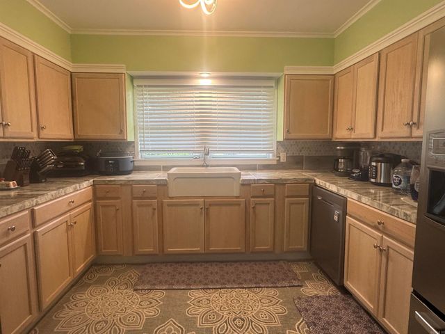 105 Sue Ann Dr, Forrest City, AR 72335