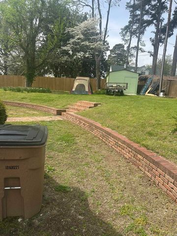 105 Sue Ann Dr, Forrest City, AR 72335