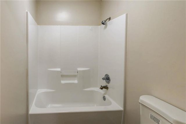 18607 E 6th Street, Independence, MO 64056