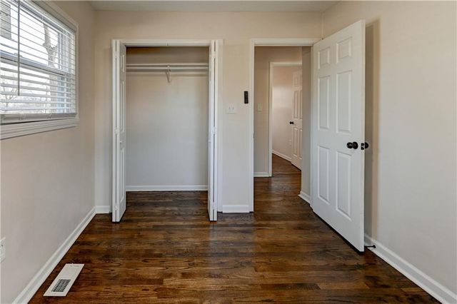 18607 E 6th Street, Independence, MO 64056